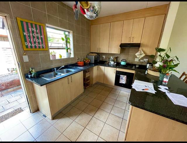 3 BEDROOM TOWNHOUSE FOR SALE IN SUGAR BUSH ESTATE